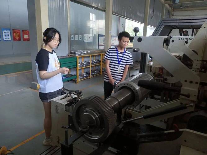 能动学院混合一队赴重庆通用工业集团有限责任